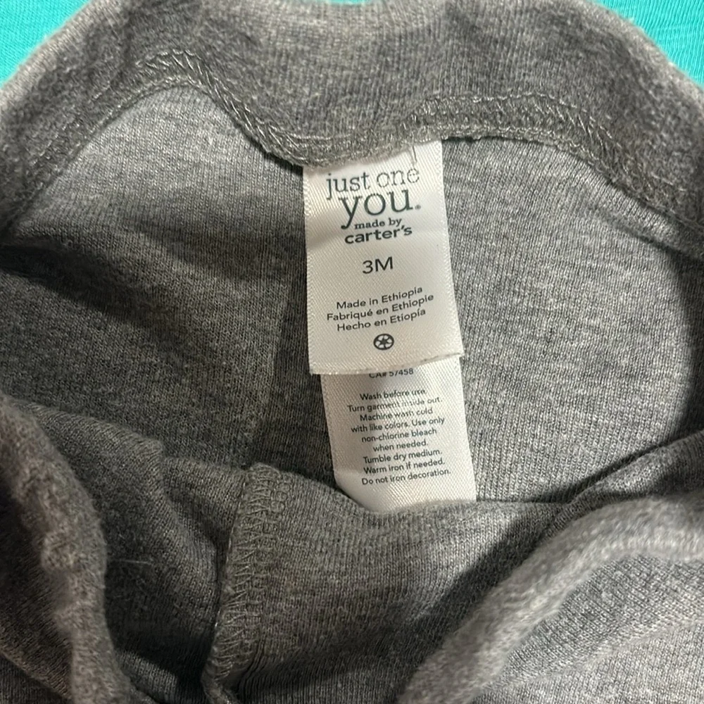 Carter’s baby 3 month outfit- short sleeve shirt and cute jogger gray sweatpants